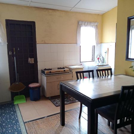 FirZan Homestay Bukit Mahkota Kajang Luaran gambar