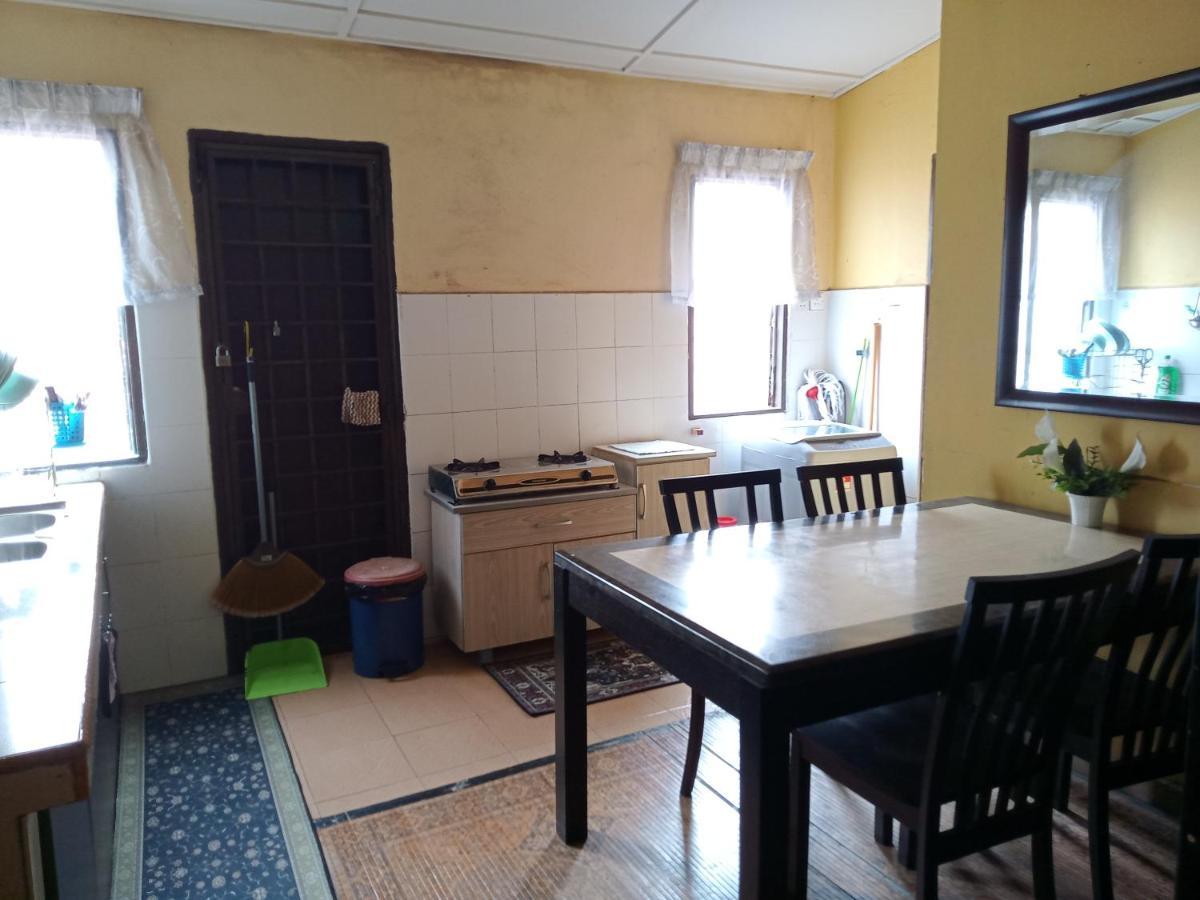 FirZan Homestay Bukit Mahkota Kajang Luaran gambar