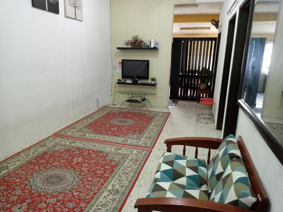 FirZan Homestay Bukit Mahkota Kajang Luaran gambar